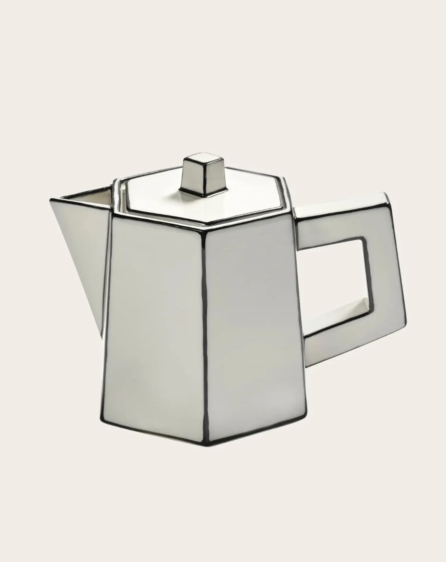 Carte blanche teapot