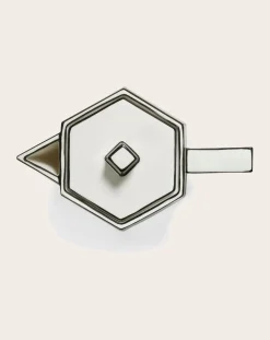 Carte blanche teapot