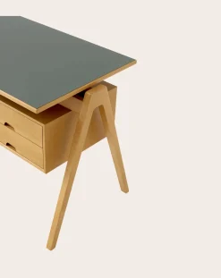 Daystack RD3 desk, Robin Day