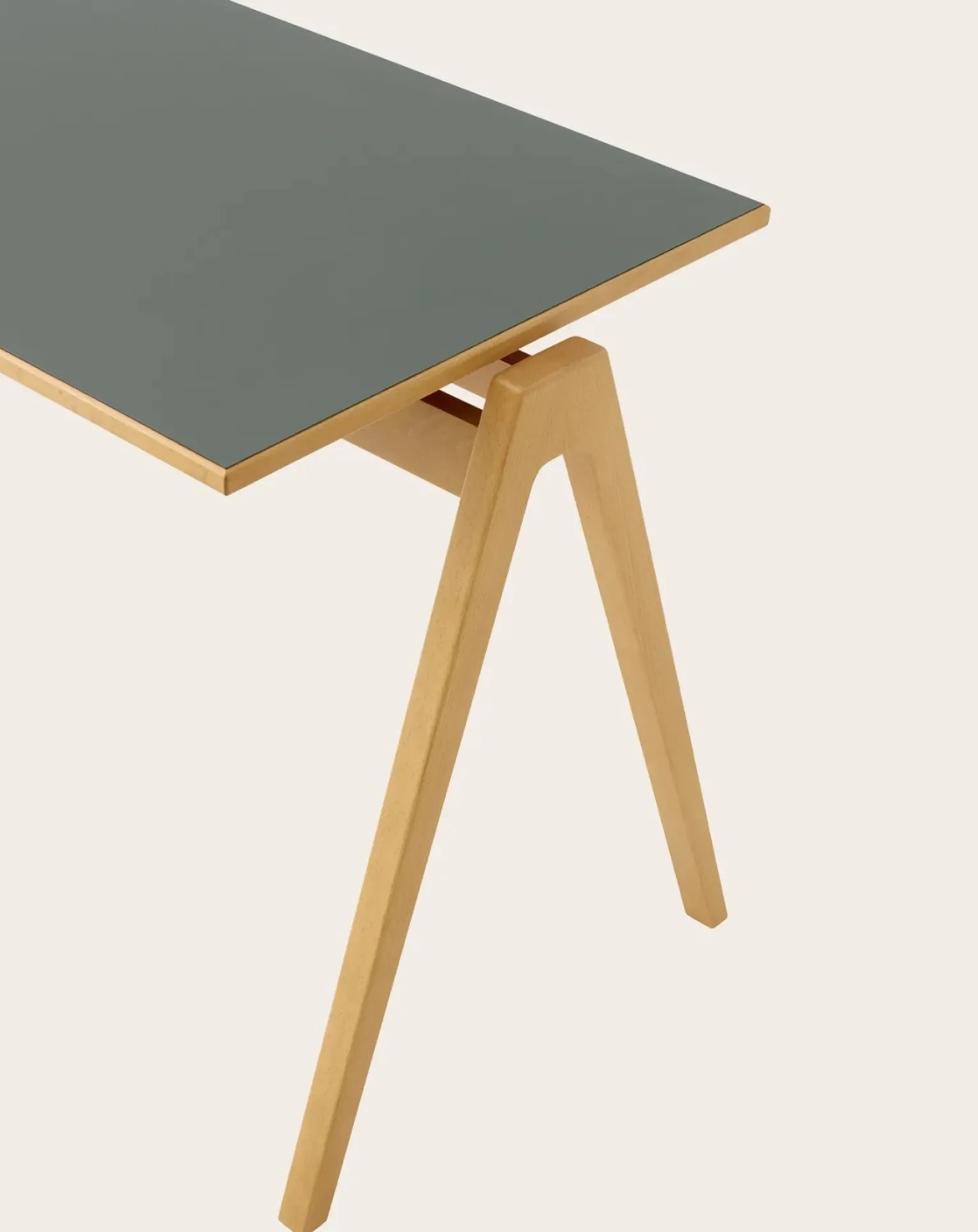 Daystack RD2 table, Robin Day