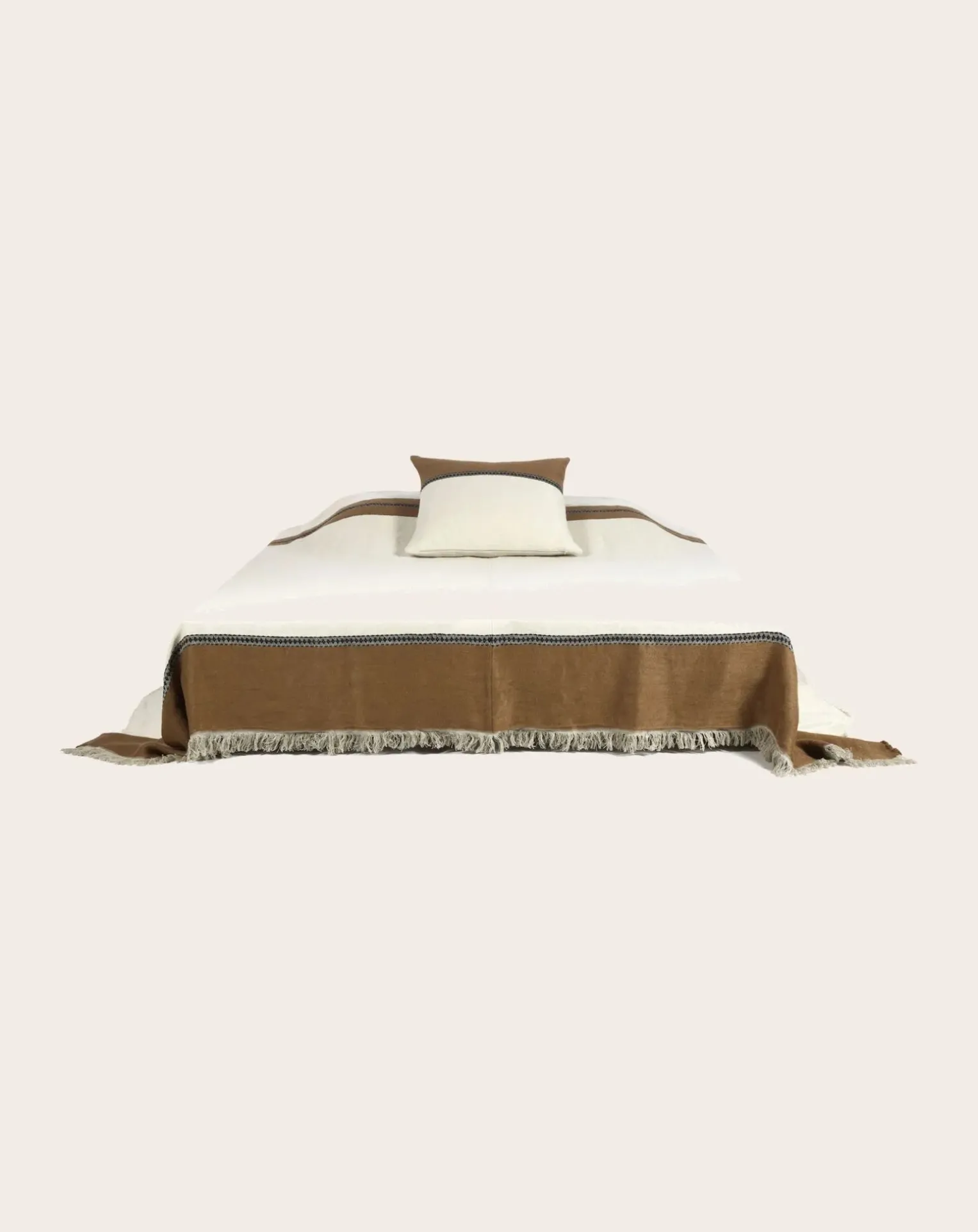 Etienne bedspread