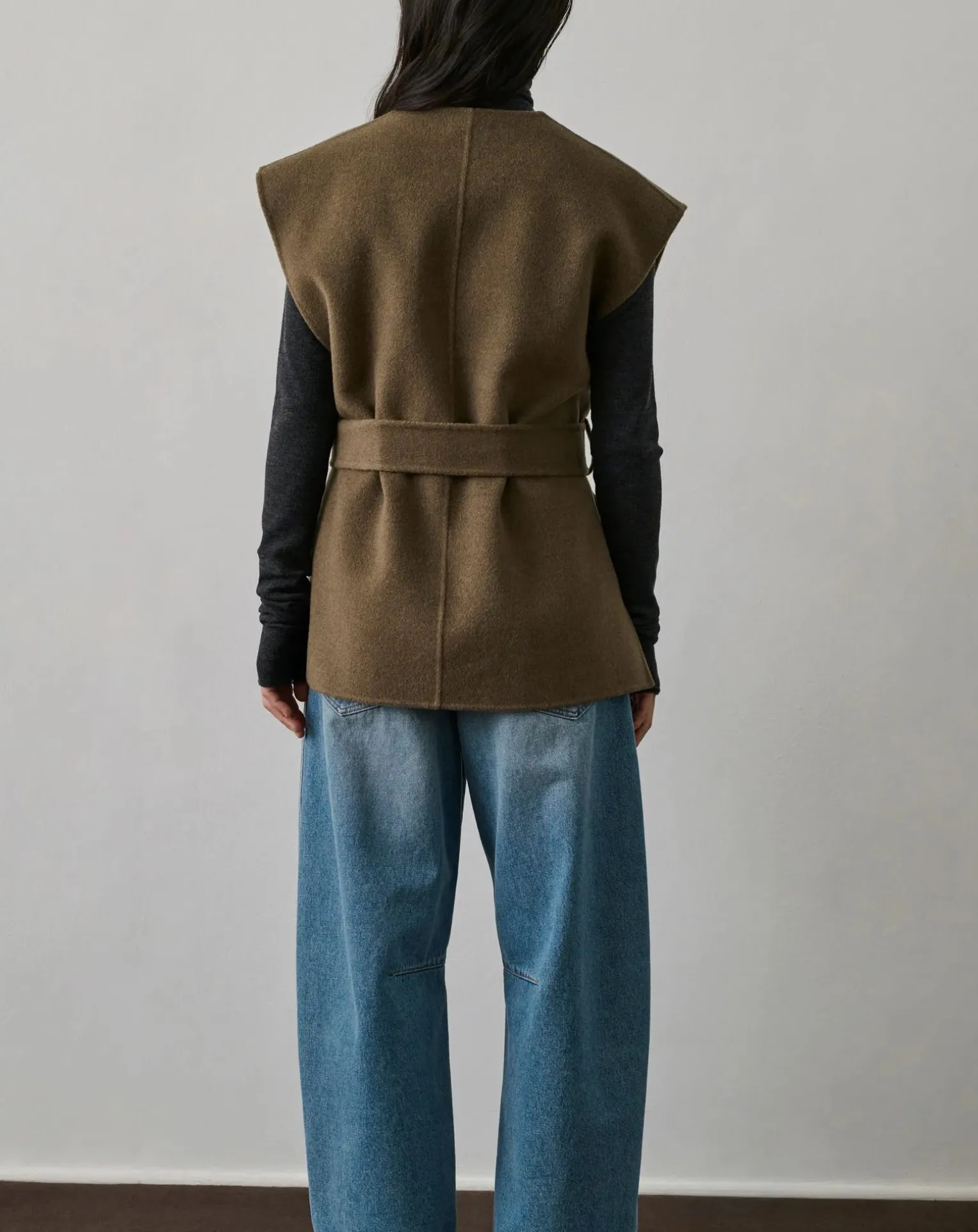 Evasion Wool Sleeveless Jacket