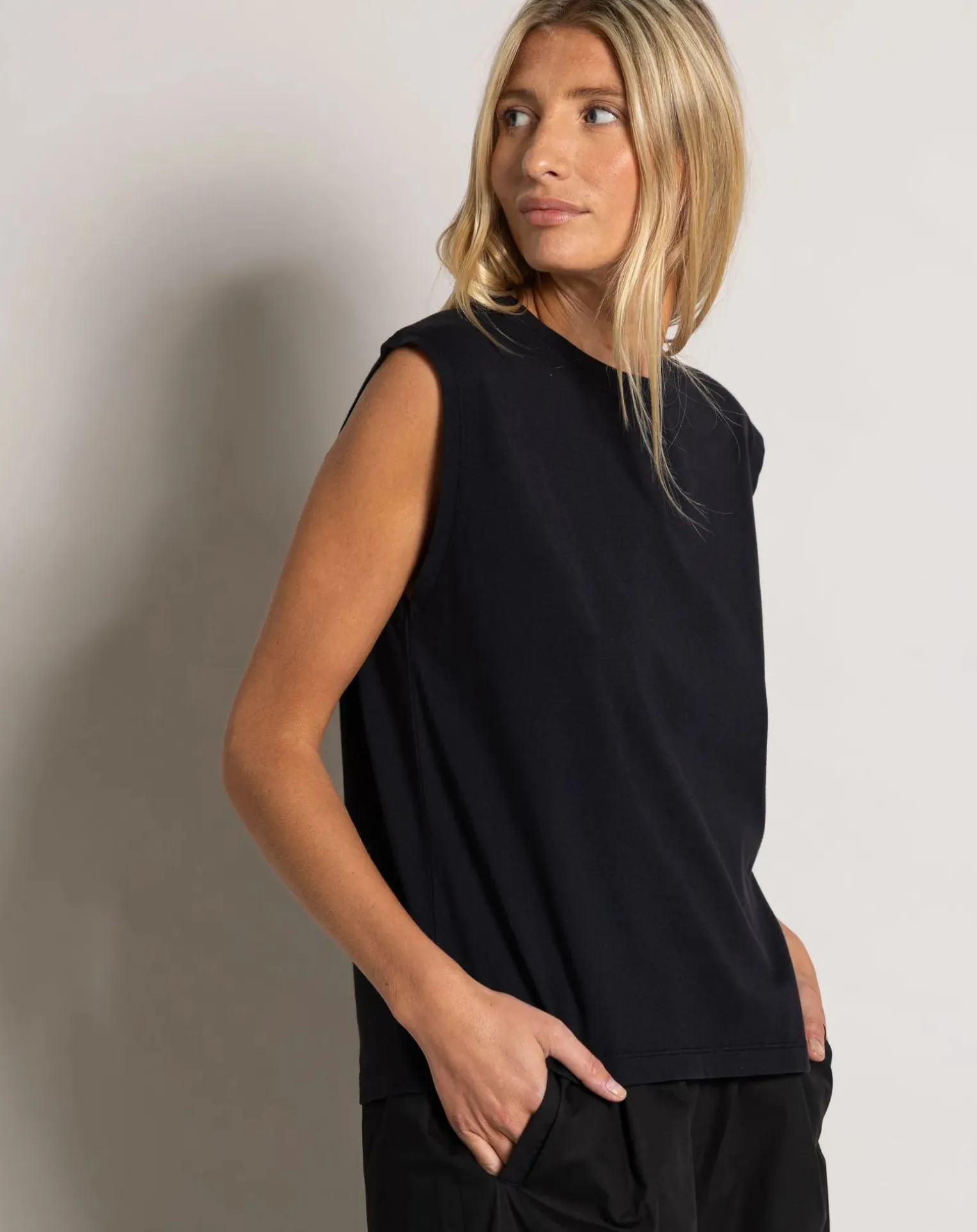 Freja organic cotton sleeveless T-shirt
