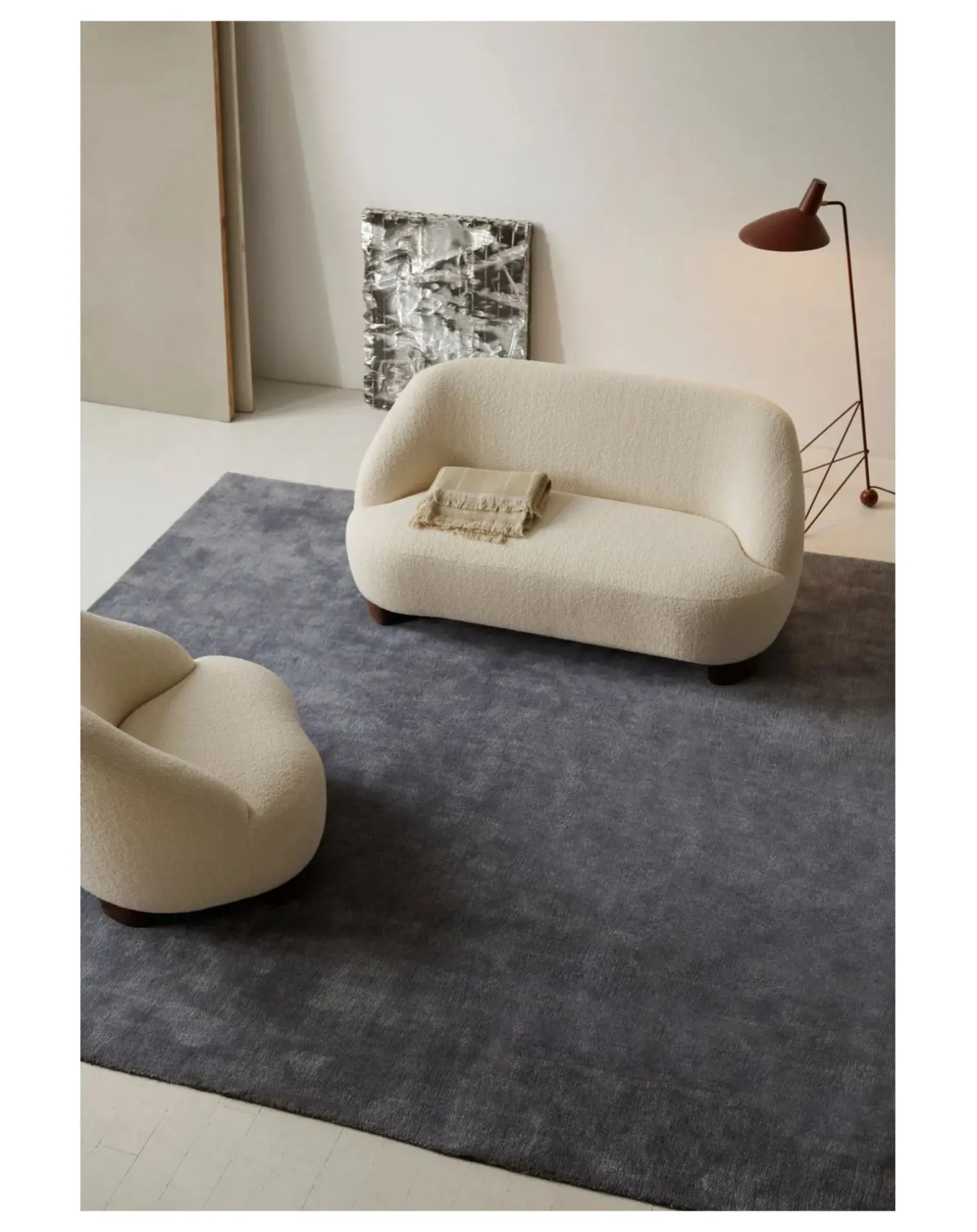 Margas LC3 2-Seater Sofa - Walnut Wood Legs