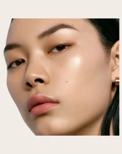 Solar Radiance moisturizing cream illuminator