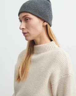 Wool hat - Women's collection